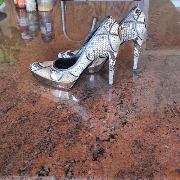 Gucci Snakeskin High Heels 38 - Picture 4 of 7